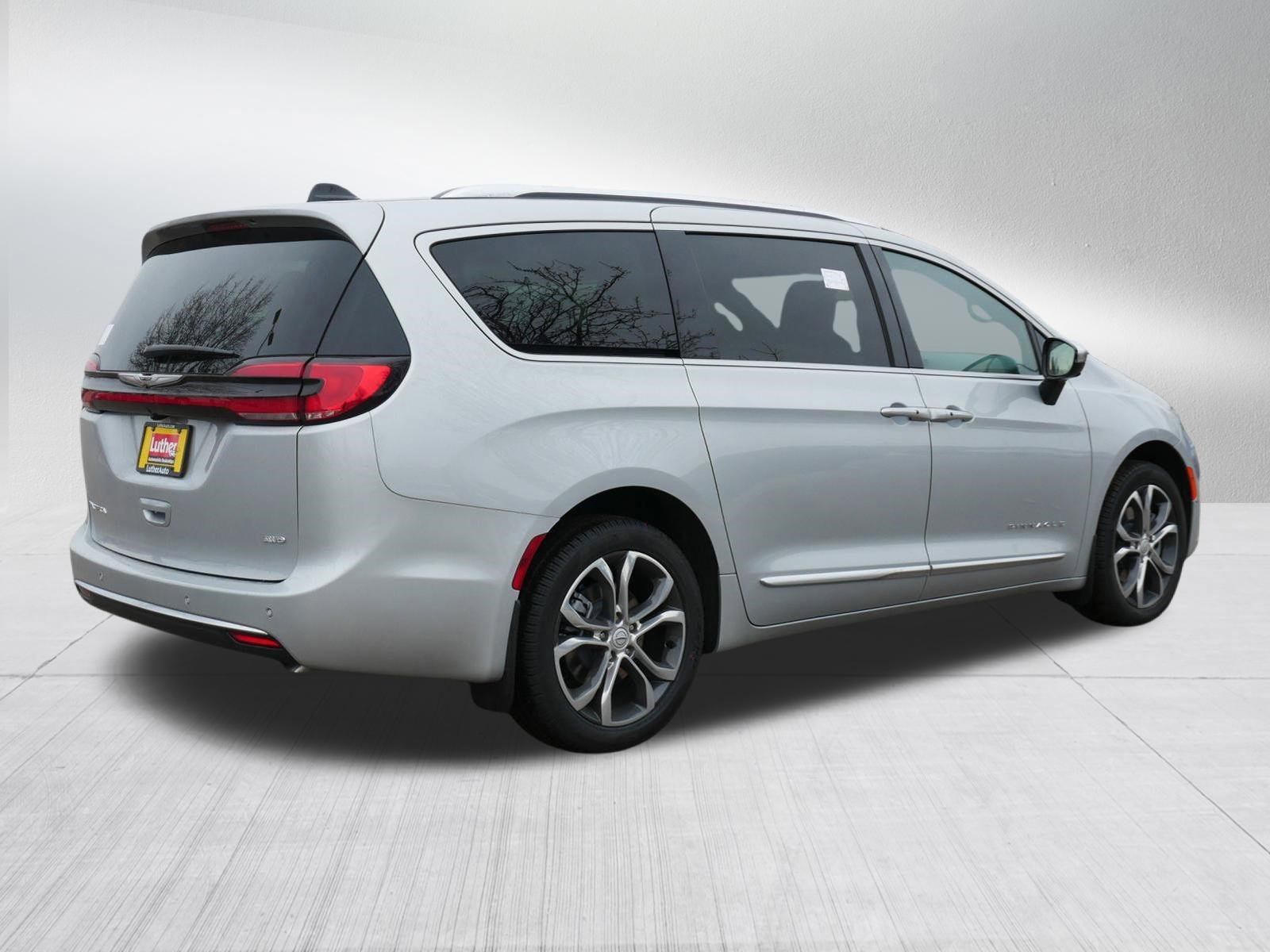 New 2026 Chrysler Pacifica Pinnacle AWD/4WD image 7