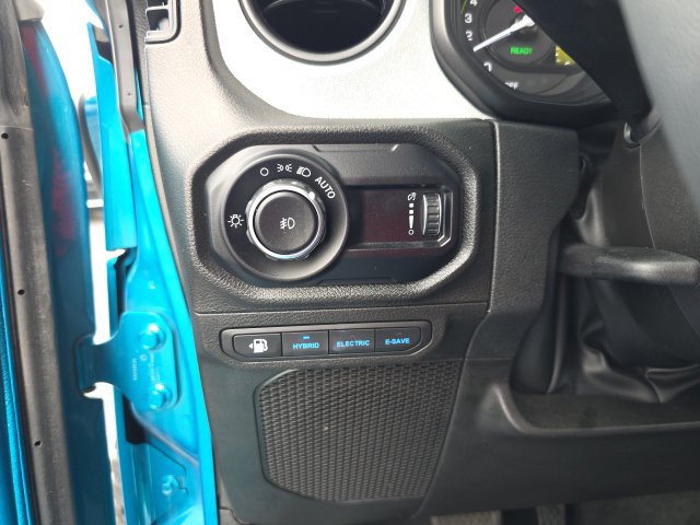 Used 2024 Jeep Wrangler Unlimited AWD/4WD image 18