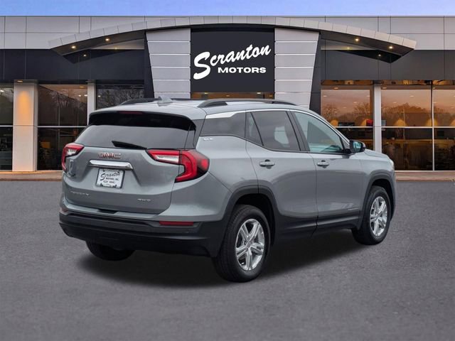 Used 2024 GMC Terrain SLE w/ Driver Convenience Package image 5