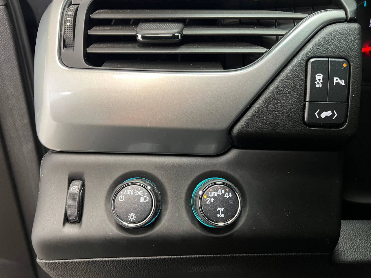 Used 2020 Chevrolet Tahoe 4WD image 27