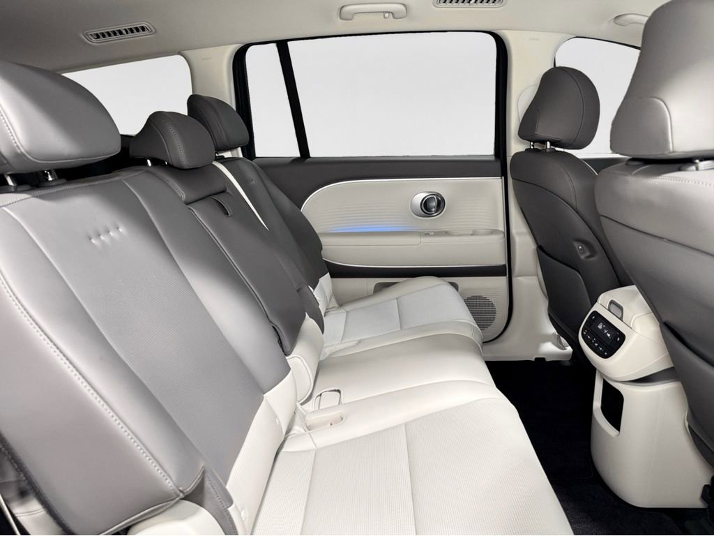 Used 2026 Hyundai Ioniq 9 SEL image 23