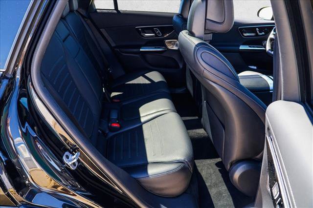 Used 2023 Mercedes-Benz GLC 300 4MATIC image 25