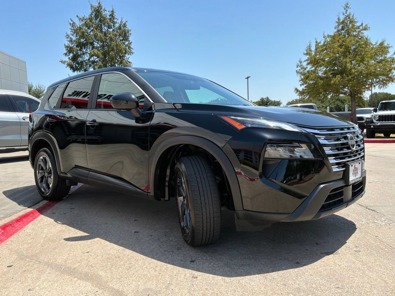 Used 2026 Nissan Rogue SV FWD image 4