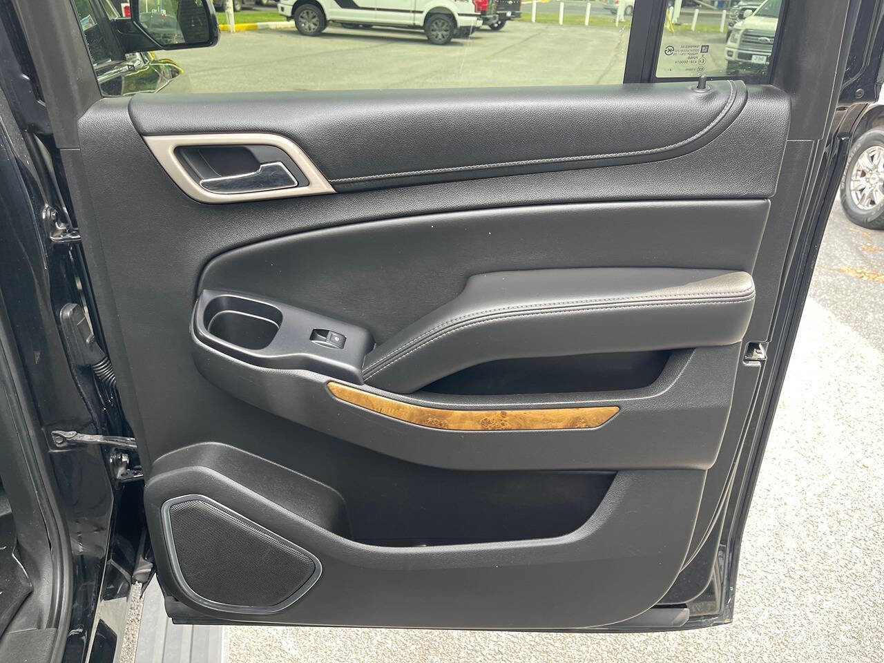 Used 2015 GMC Yukon XL Denali w/ Premium Package image 34