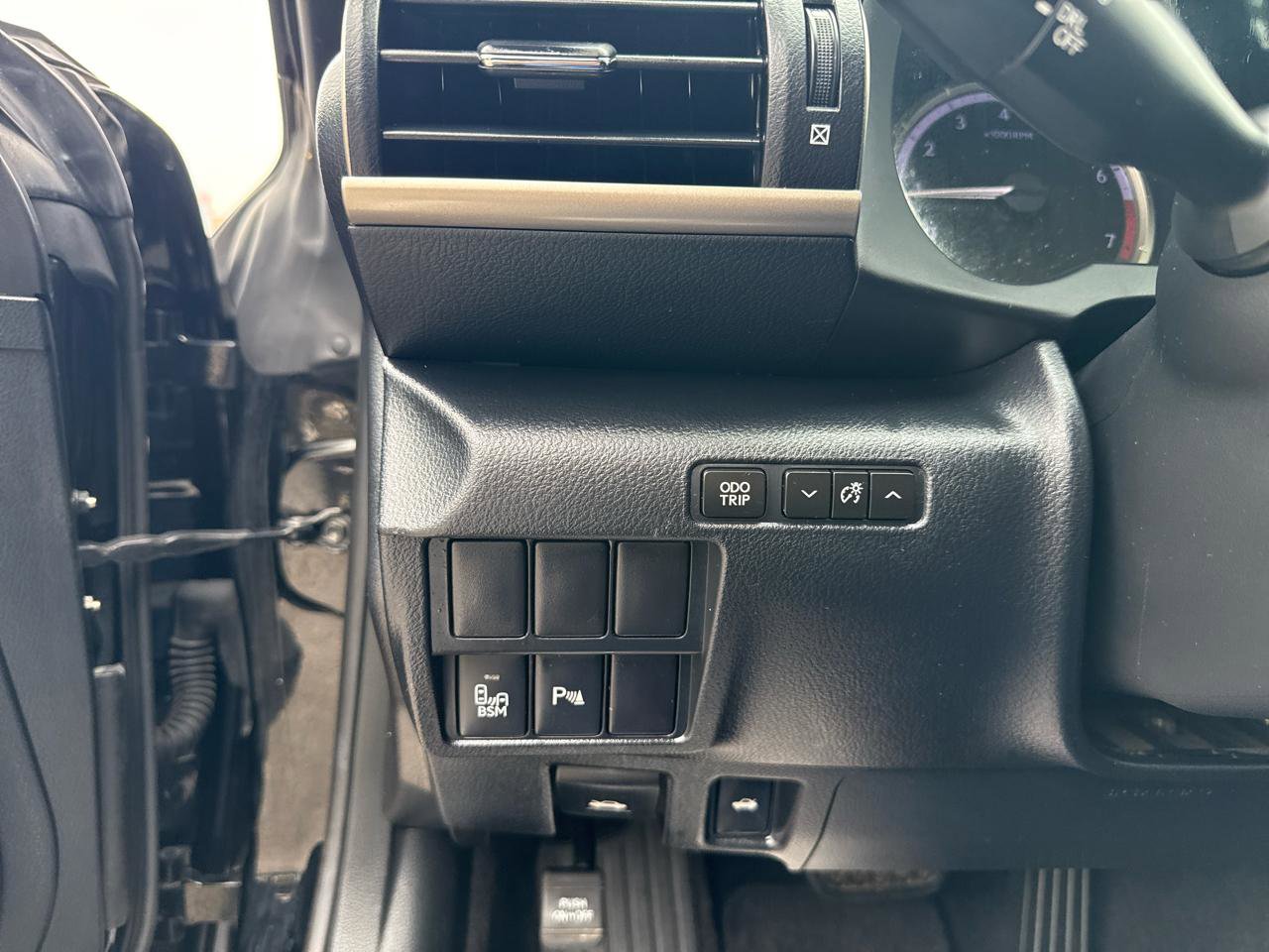 Used 2015 Lexus RC 350 w/ Navigation System Package image 24