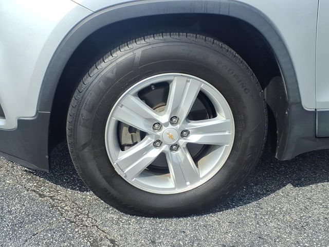 Used 2020 Chevrolet Trax LS w/ Tint and Cruise Package FWD image 11