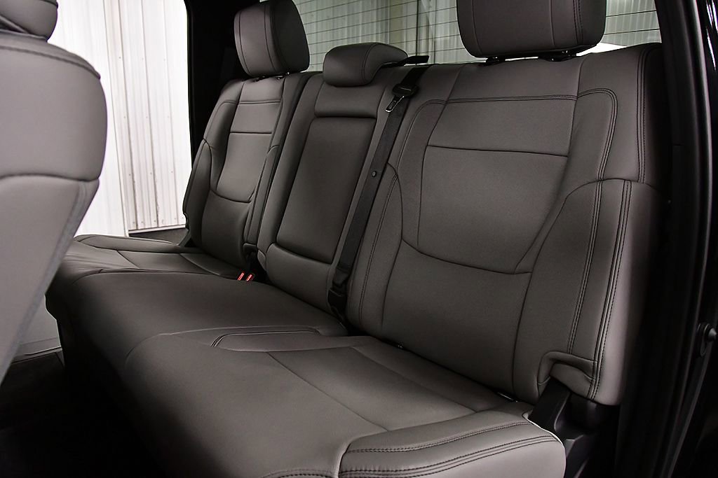Used 2026 Toyota Tundra Limited AWD/4WD image 31
