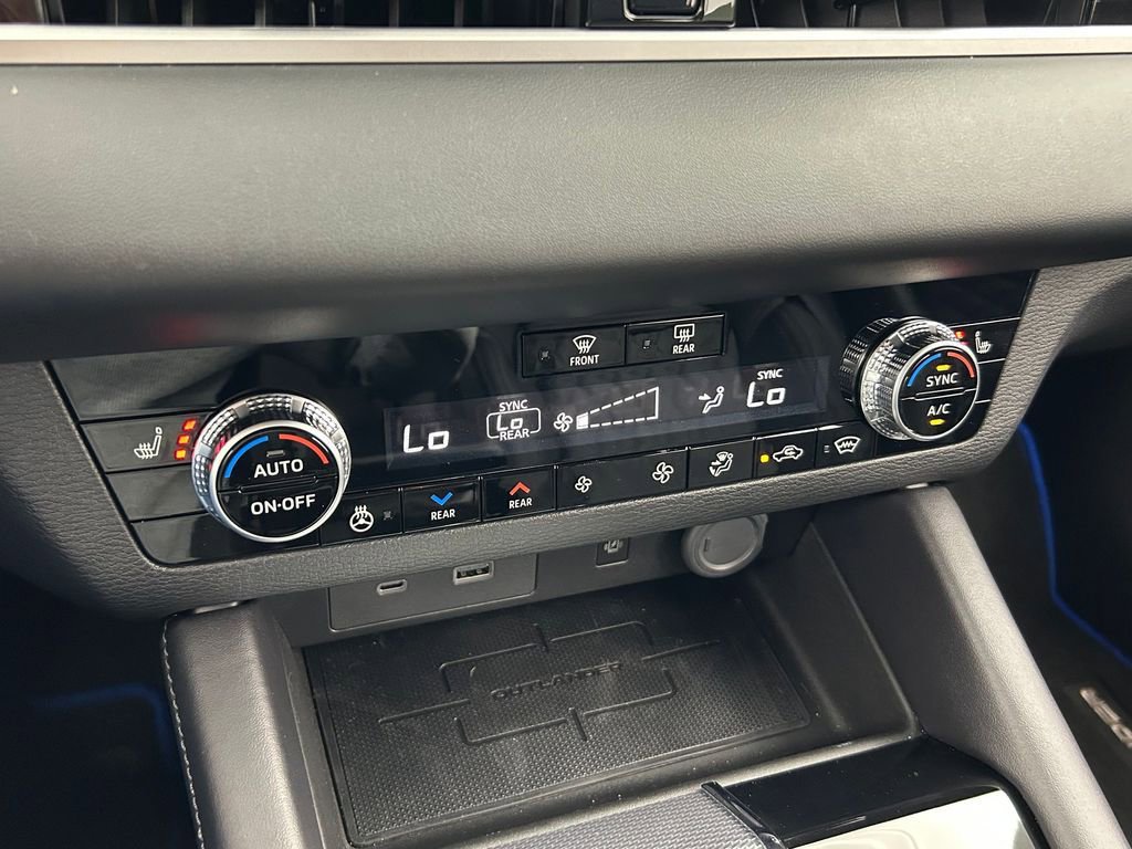 New 2025 Mitsubishi Outlander SEL image 28