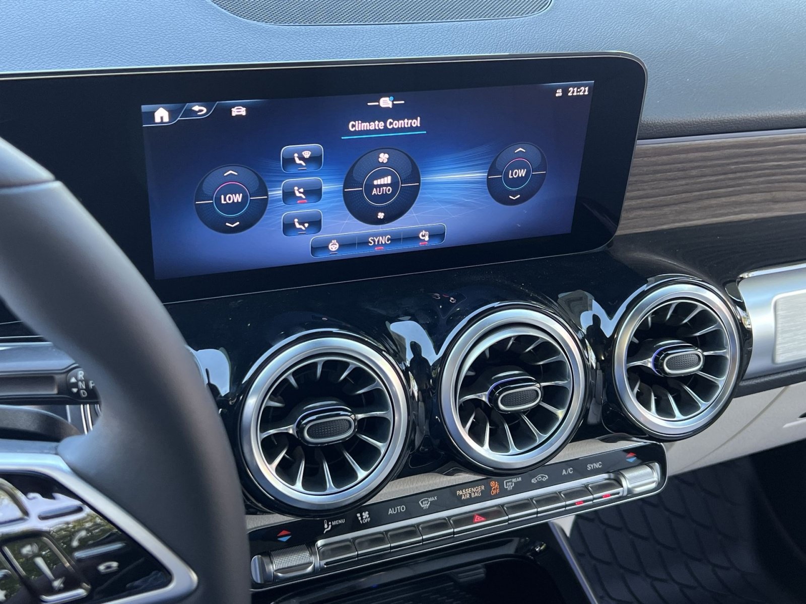 New 2026 Mercedes-Benz GLB 250 4MATIC image 26