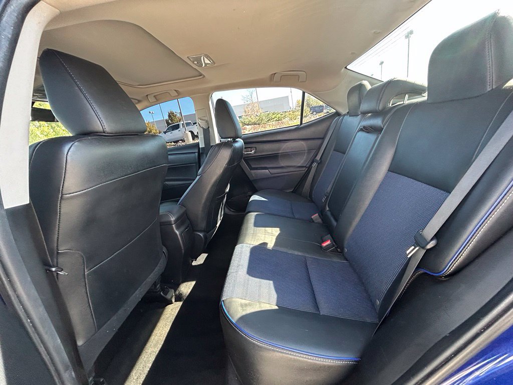 Used 2017 Toyota Corolla SE w/ SE Premium Package FWD image 27