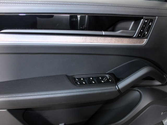 New 2025 Porsche Cayenne Coupe image 19