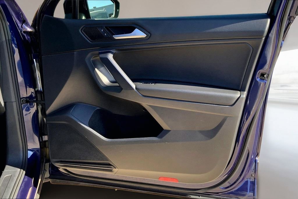 Used 2021 Volkswagen Tiguan SE w/ 3-Row Tiguan MDO Package image 23