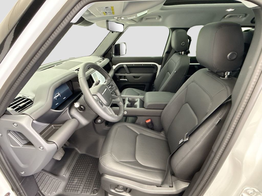 Used 2025 Land Rover Defender 110 S image 18