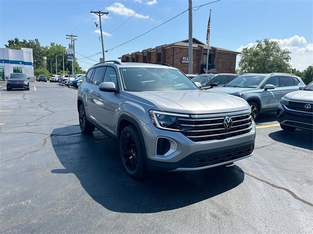New 2025 Volkswagen Atlas SE image 31