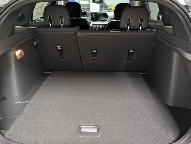 New 2026 Chevrolet Trax RS w/ Sunroof Package FWD image 14