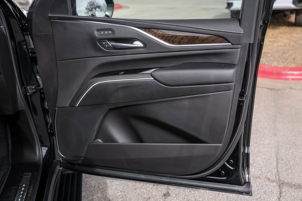 Used 2024 Cadillac Escalade Premium Luxury Platinum image 31
