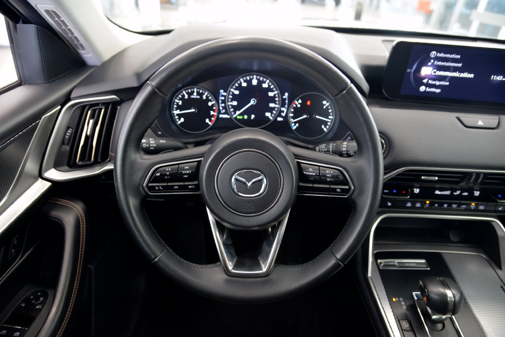 Used 2024 MAZDA CX-90 3.3 Turbo w/ Preferred Package AWD/4WD image 18