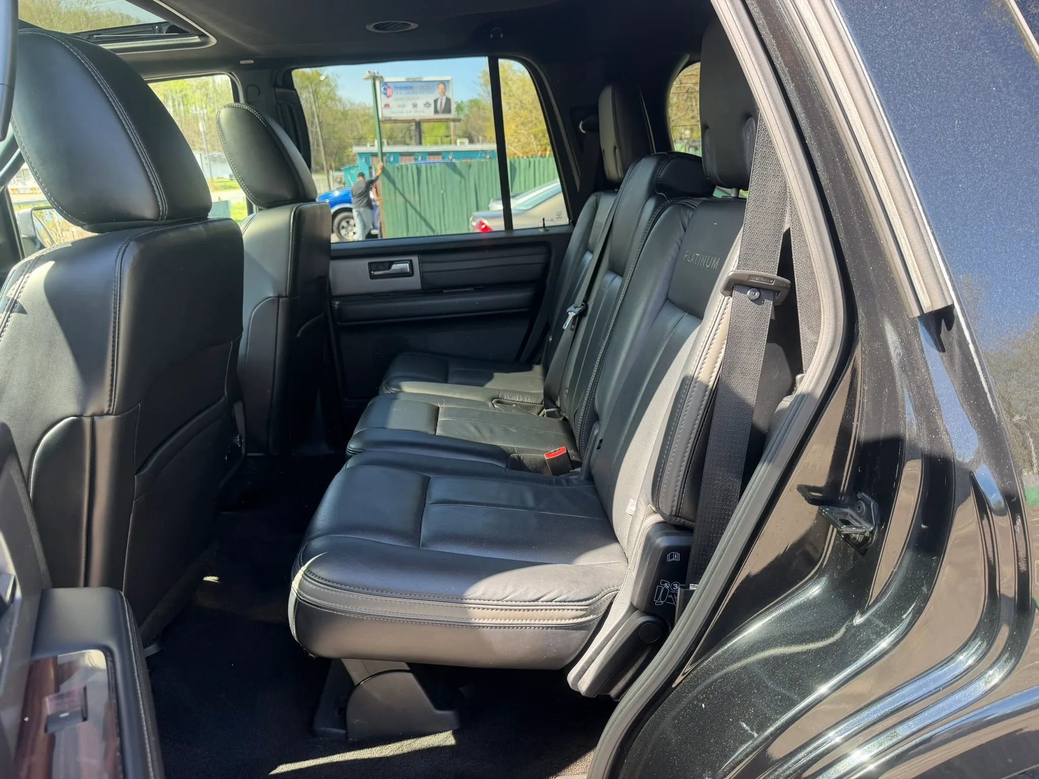 Used 2015 Ford Expedition Platinum image 25