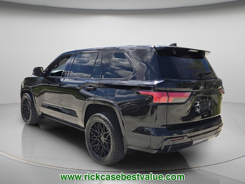 Used 2023 Toyota Sequoia Capstone AWD/4WD image 8