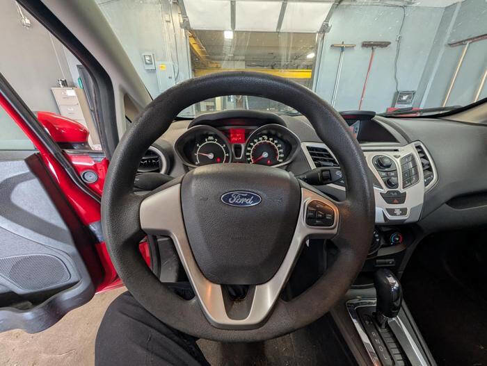 Used 2012 Ford Fiesta SE w/ Super Fuel Economy Pkg FWD image 33