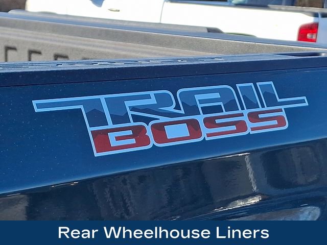 Used 2025 Chevrolet Silverado 1500 LT Trail Boss w/ LPO, Dark Essentials Package image 33