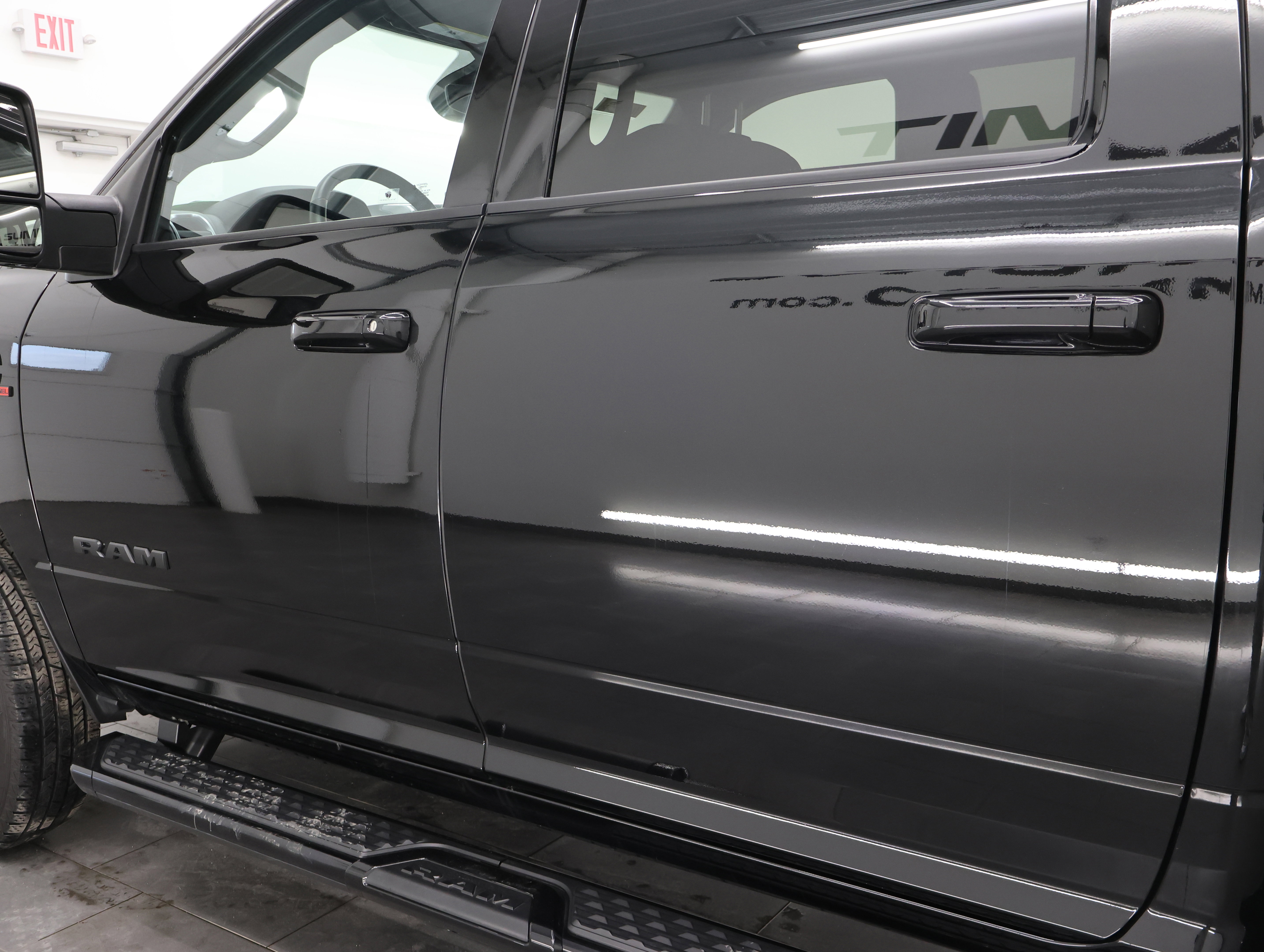 Used 2024 RAM 3500 Big Horn w/ Night Edition AWD/4WD image 32