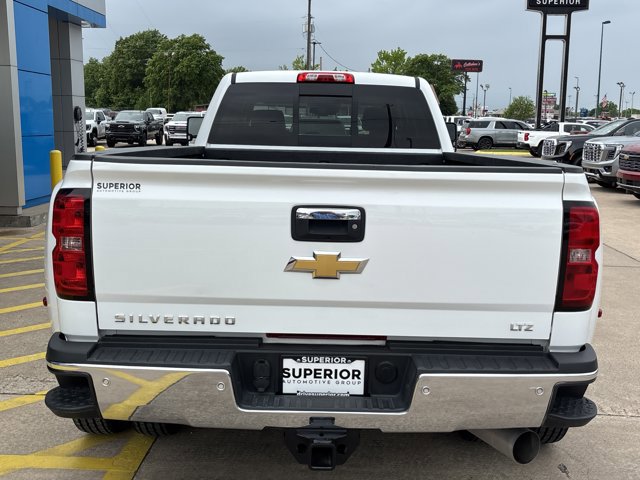 Used 2015 Chevrolet Silverado 3500 LTZ w/ Duramax Plus Package AWD/4WD image 4