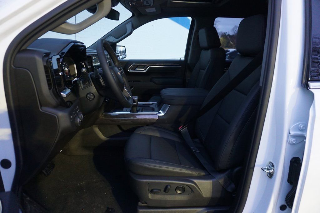 New 2026 Chevrolet Silverado 1500 LTZ w/ Z71 Off-Road Package image 10