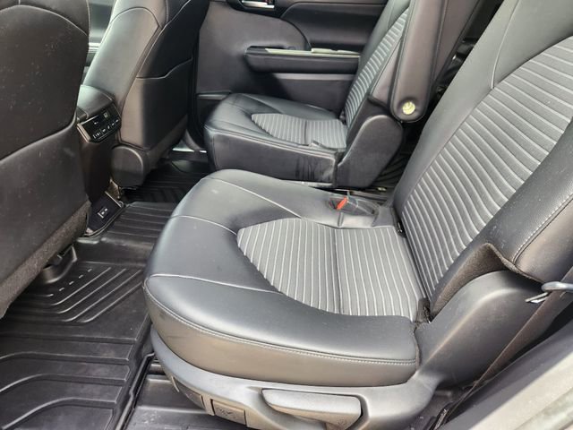 Certified 2024 Toyota Highlander XSE FWD image 30