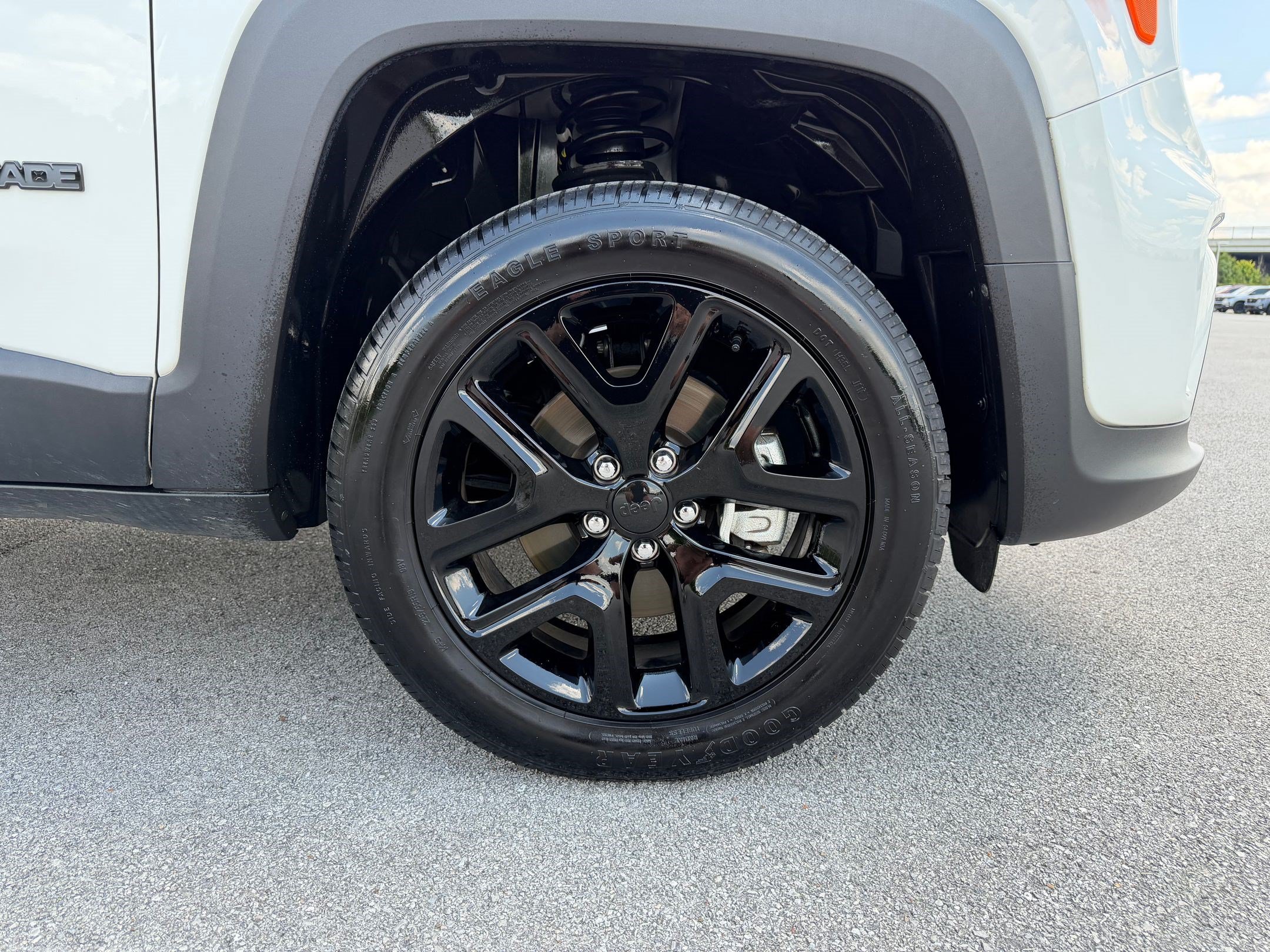 Used 2023 Jeep Renegade Altitude AWD/4WD image 12