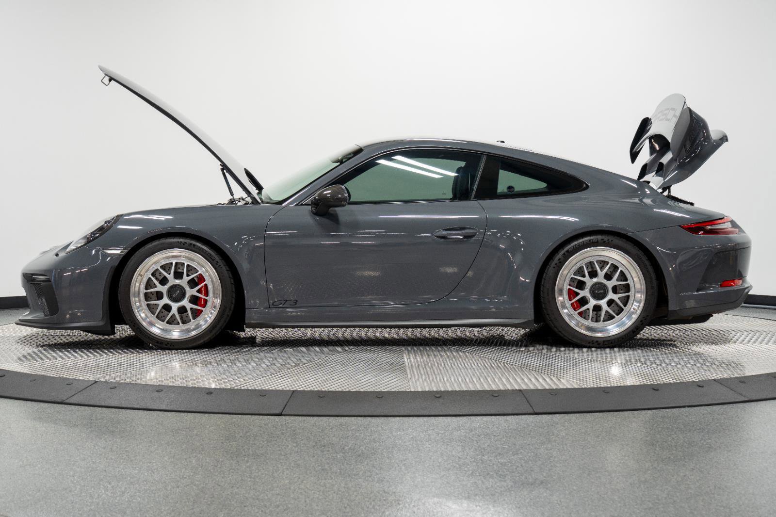 Used 2018 Porsche 911 GT3 image 38