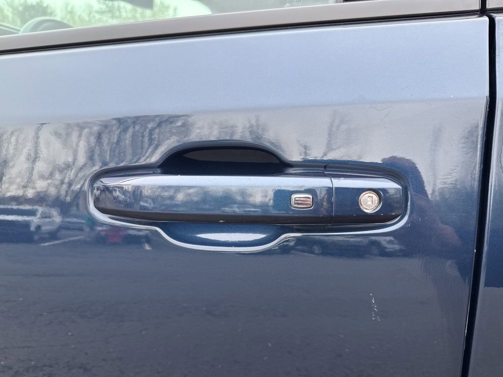 Used 2022 Chevrolet Silverado 1500 LT AWD/4WD image 13