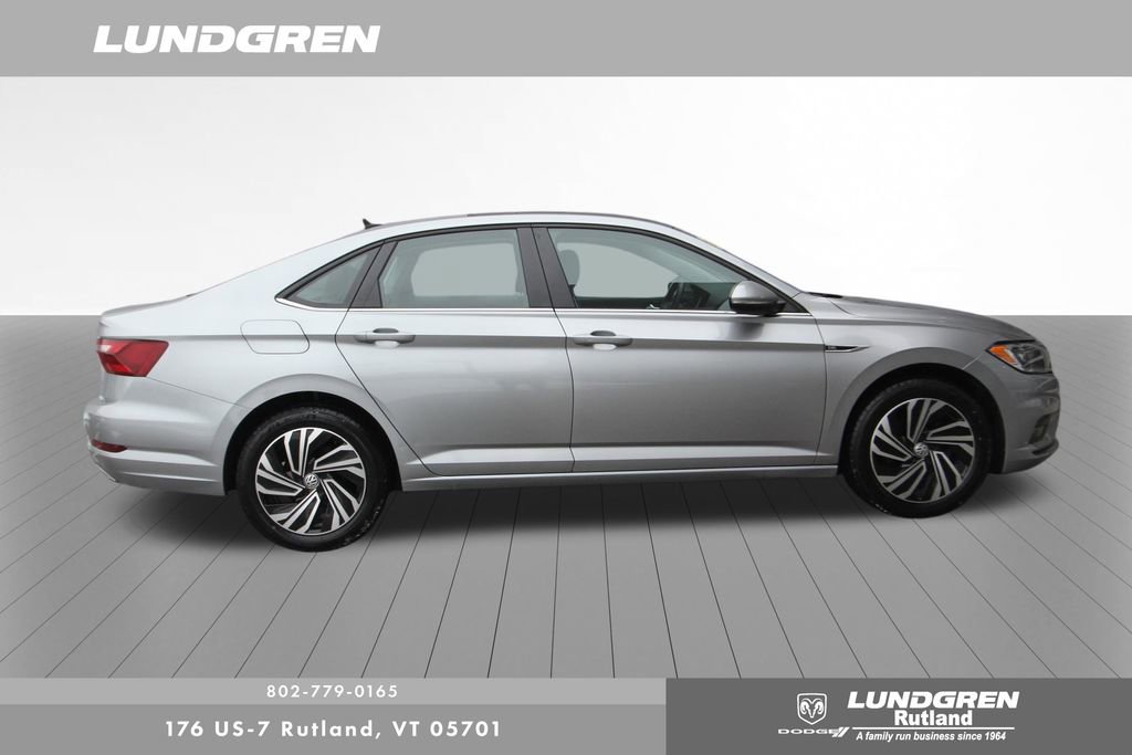 Used 2020 Volkswagen Jetta SEL Premium image 2