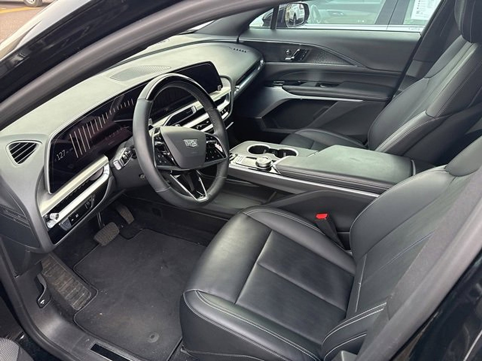 Used 2023 Cadillac Lyriq 2WD image 7