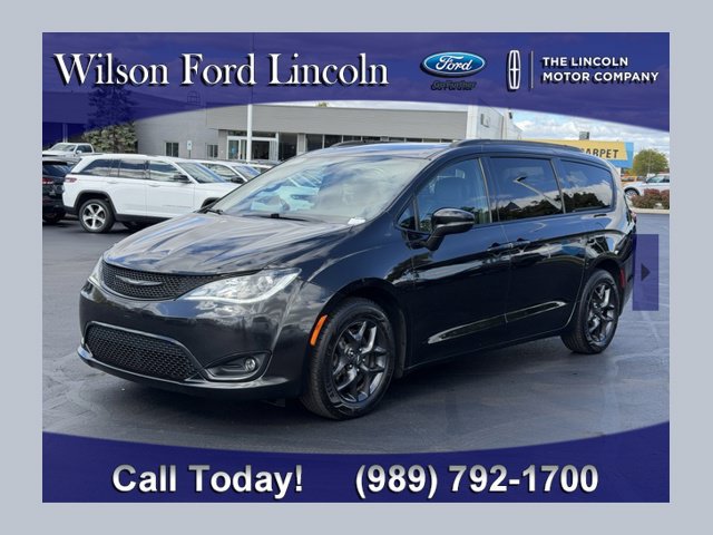 Used 2020 Chrysler Pacifica Limited w/ S Appearance Package FWD image 1