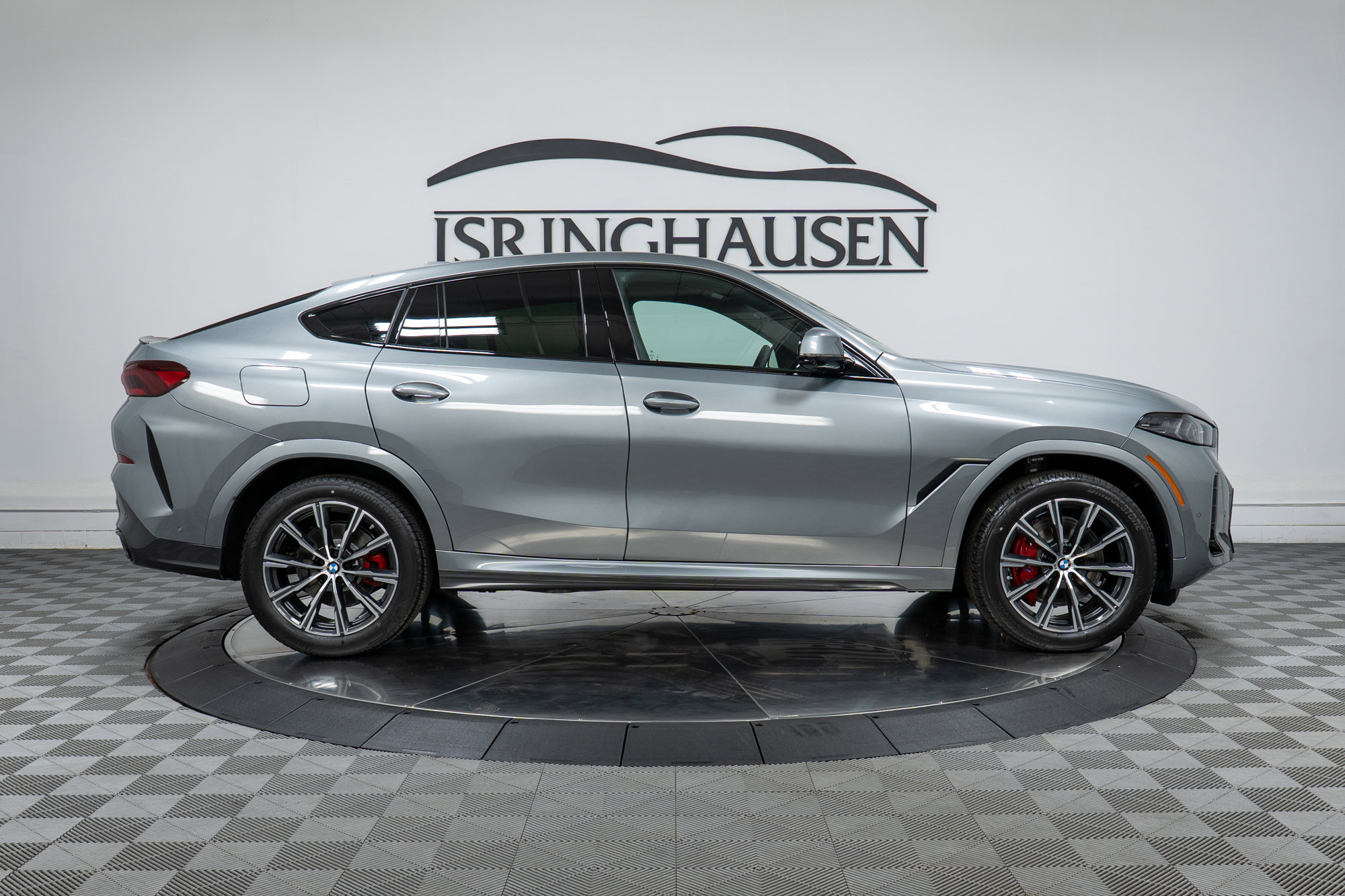 New 2026 BMW X6 xDrive40i w/ Climate Comfort Package image 4