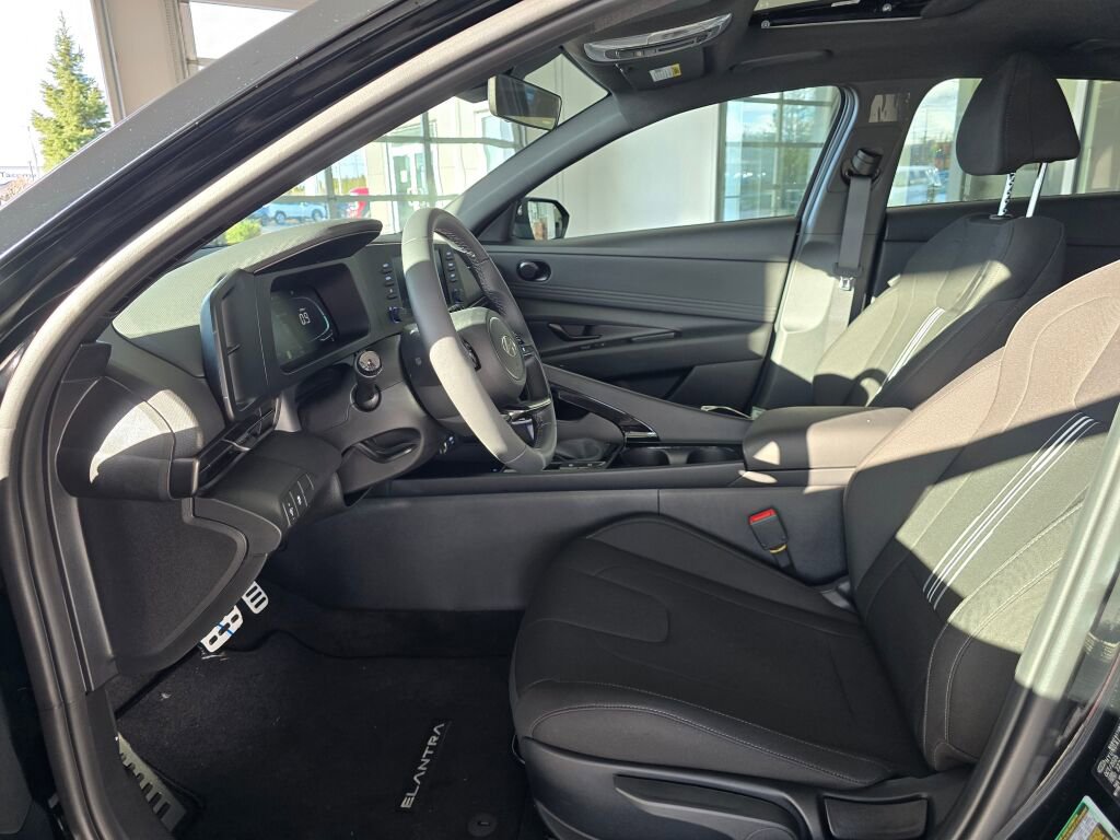 New 2026 Hyundai Elantra SEL Sport image 18