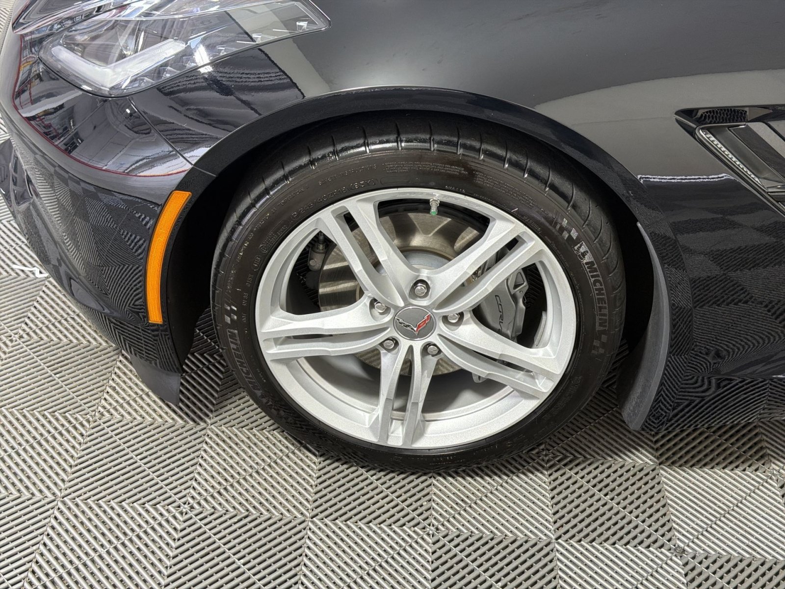 Used 2017 Chevrolet Corvette Stingray Coupe w/ 1LT RWD image 12