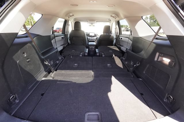 Used 2023 Ford Explorer XLT w/ Equipment Group 202A RWD image 28