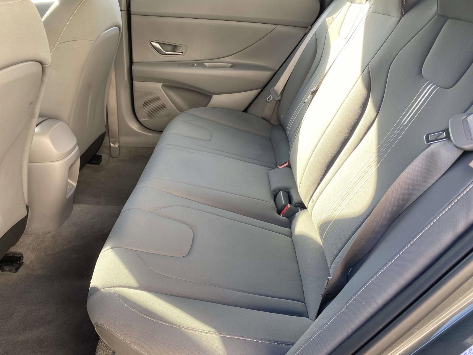 Used 2024 Hyundai Elantra SEL FWD image 11