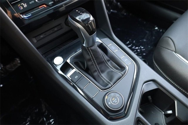 New 2025 Volkswagen Taos SEL image 18