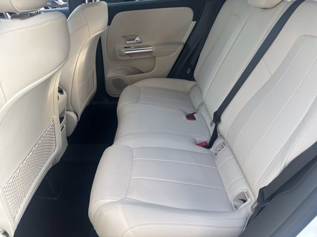 Used 2025 Mercedes-Benz GLA 250 4MATIC image 27