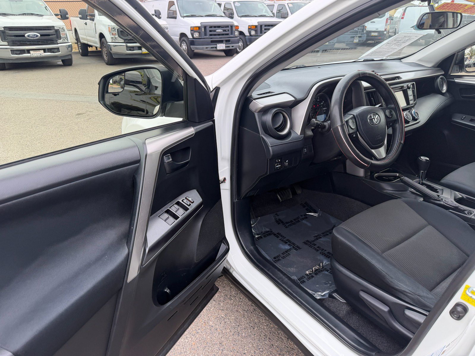 Used 2016 Toyota RAV4 LE AWD/4WD image 16