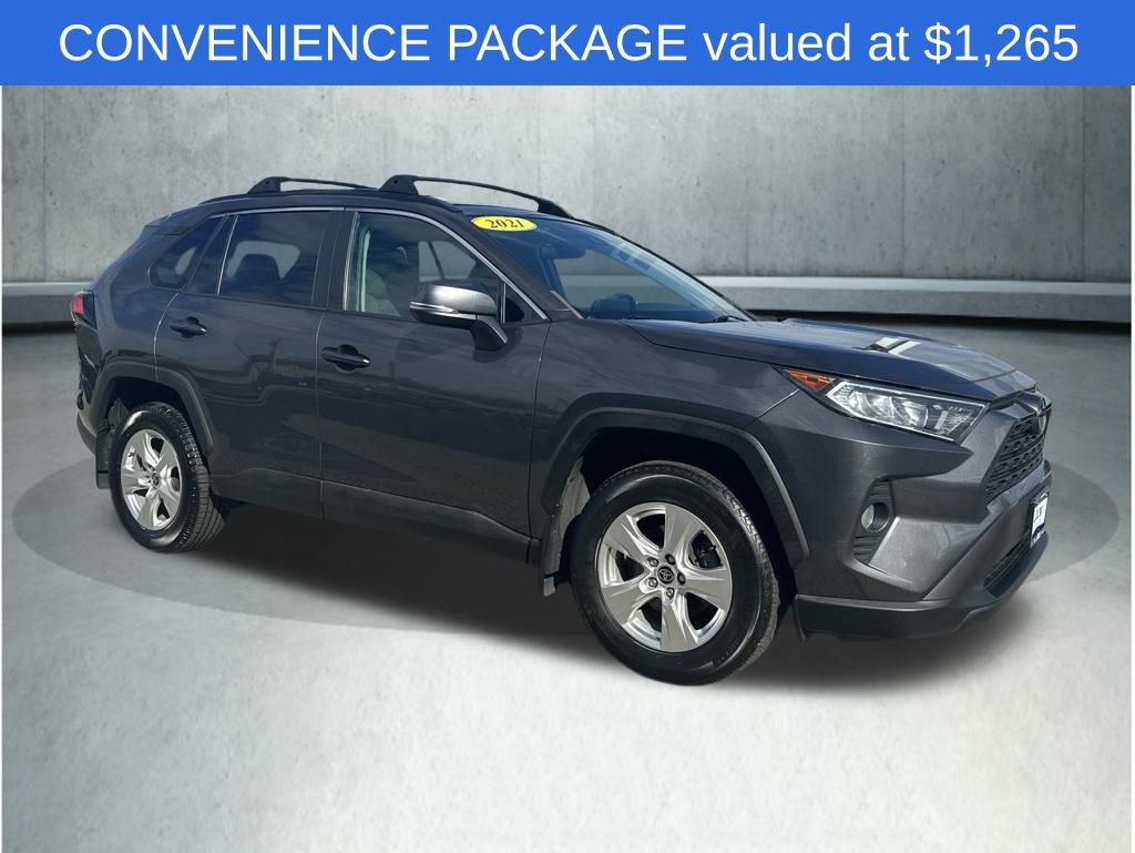 Used 2021 Toyota RAV4 XLE w/ Convenience Package FWD image 3