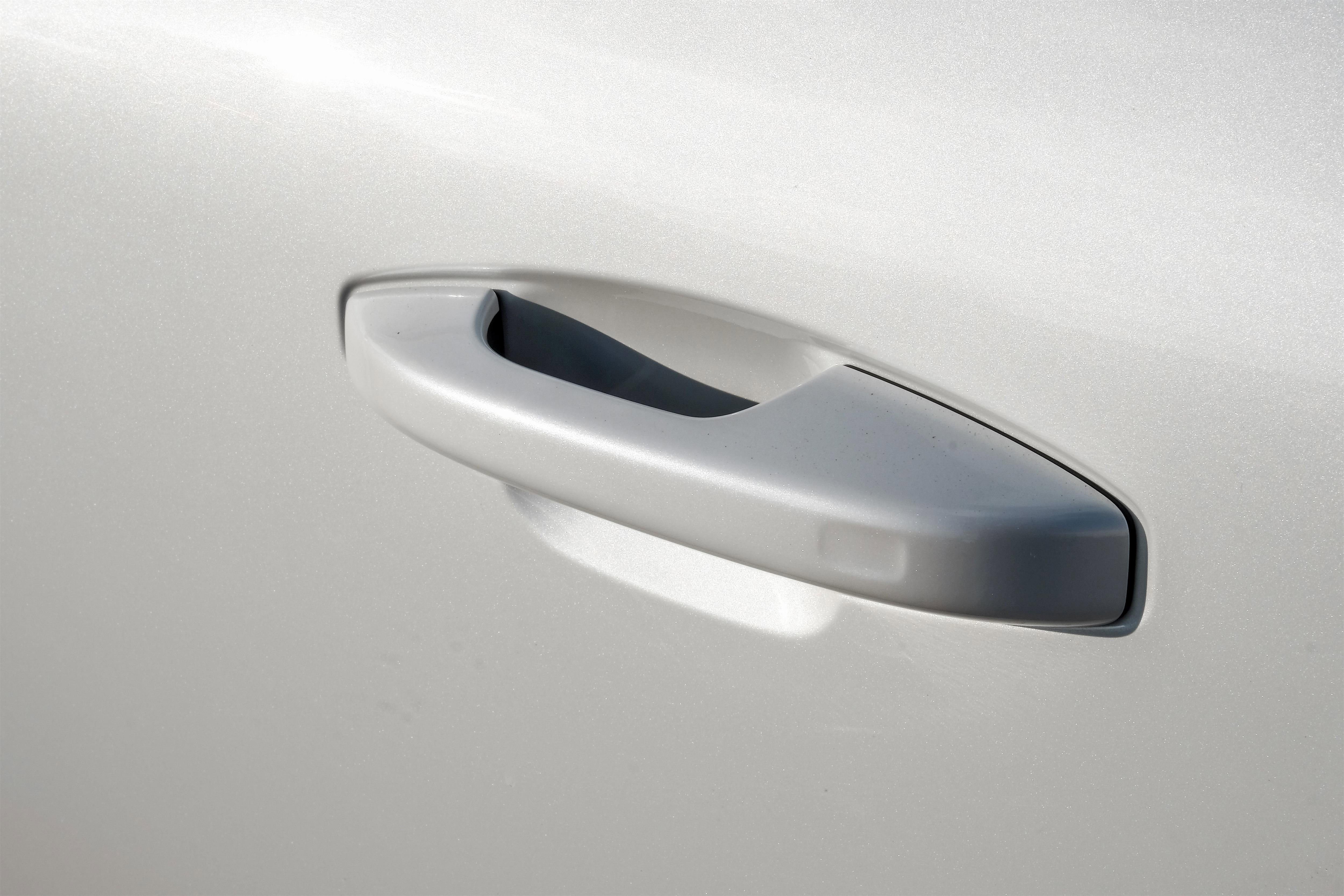 Used 2021 Volvo XC40 T4 R-Design image 43