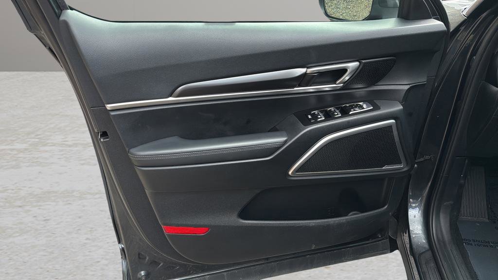 Used 2024 Kia Telluride S w/ S Sunroof Package image 10