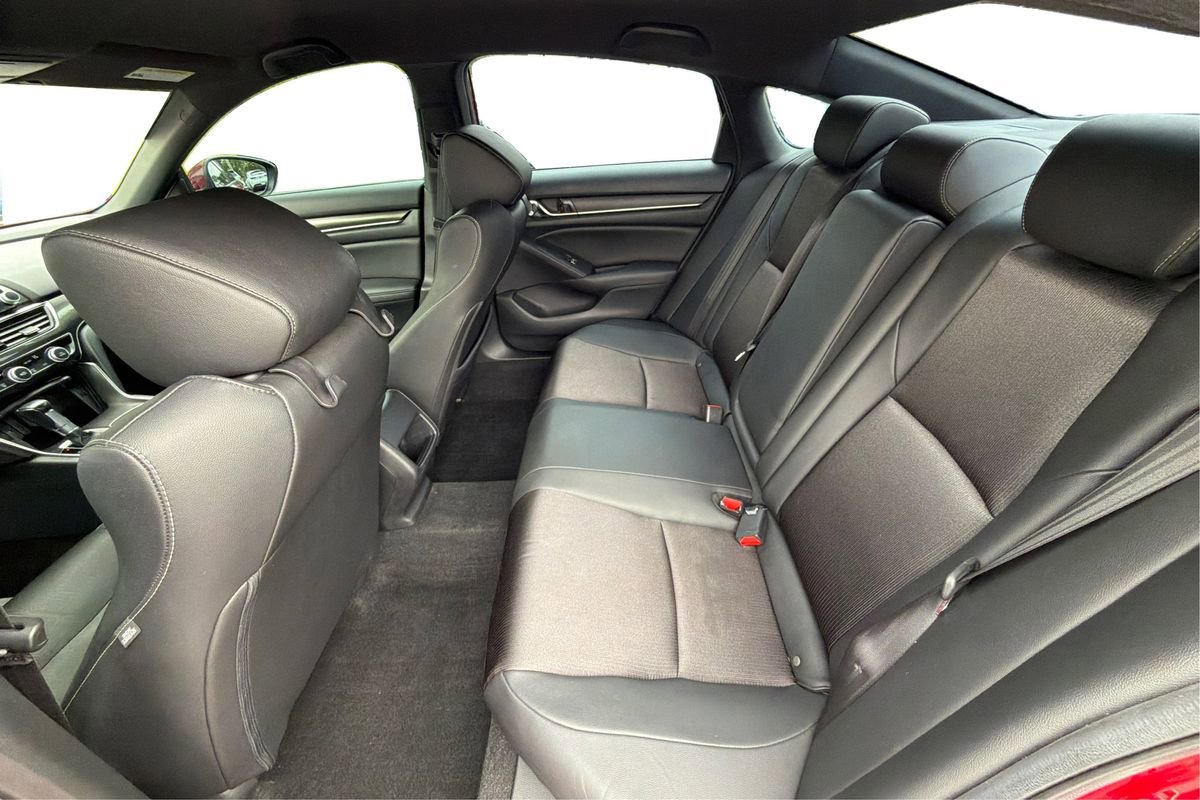 Used 2019 Honda Accord Sport image 10