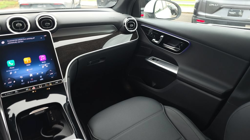 Certified 2025 Mercedes-Benz GLC 300 image 27