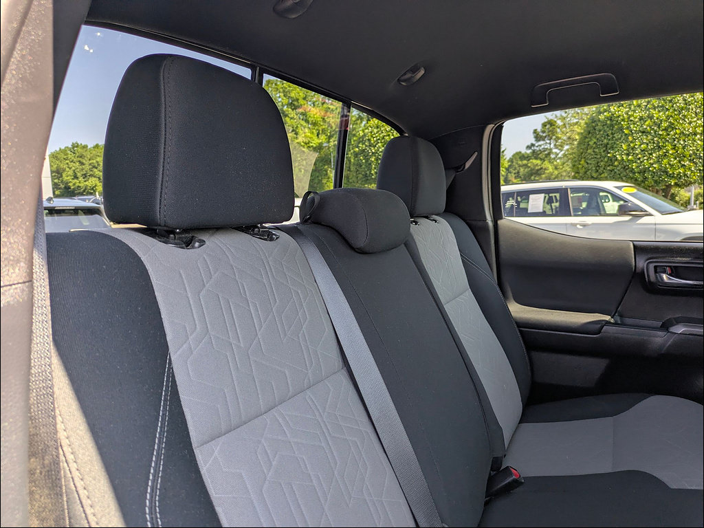 Used 2021 Toyota Tacoma TRD Off-Road AWD/4WD image 30