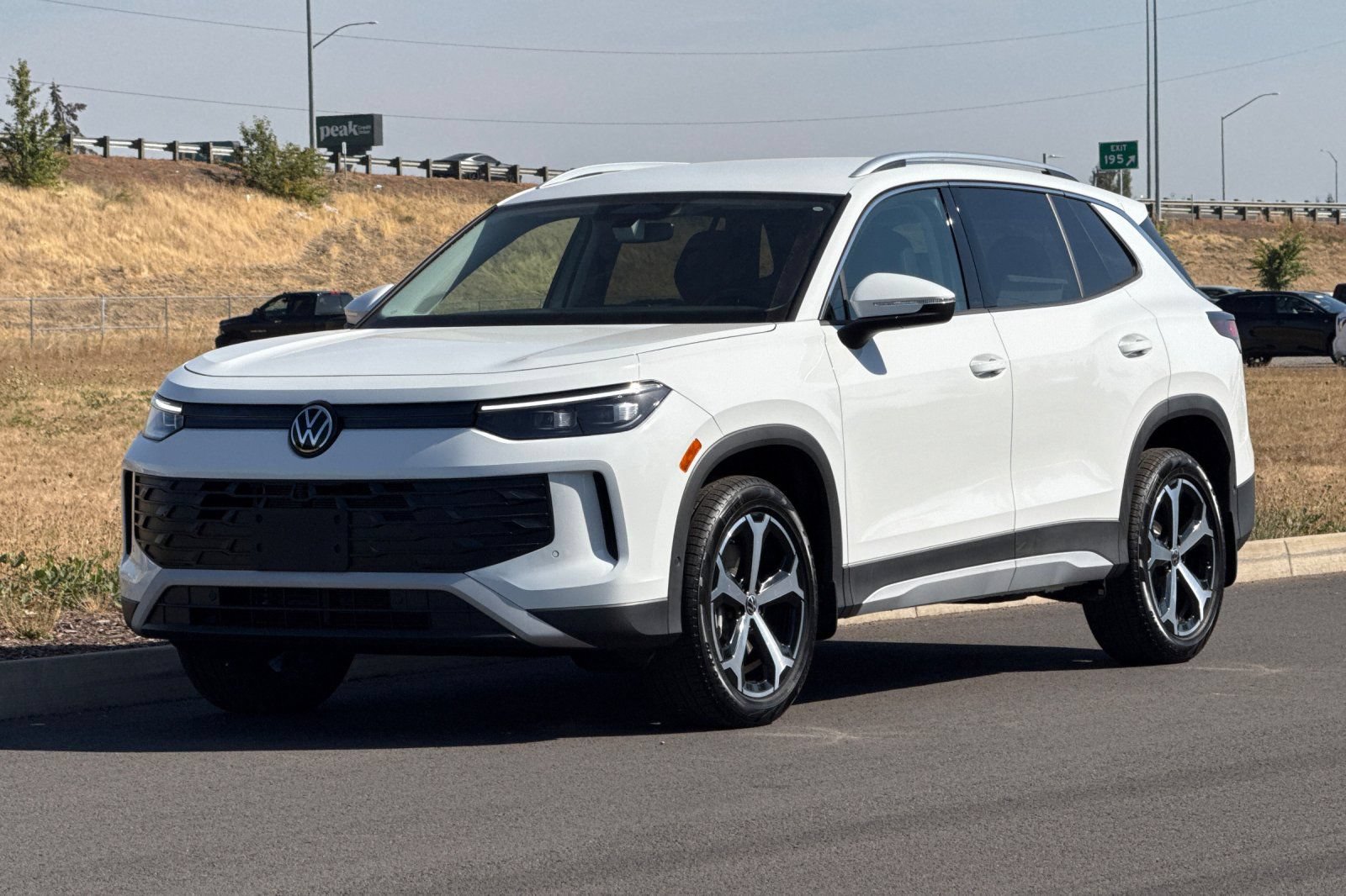 New 2026 Volkswagen Tiguan SE AWD/4WD image 7